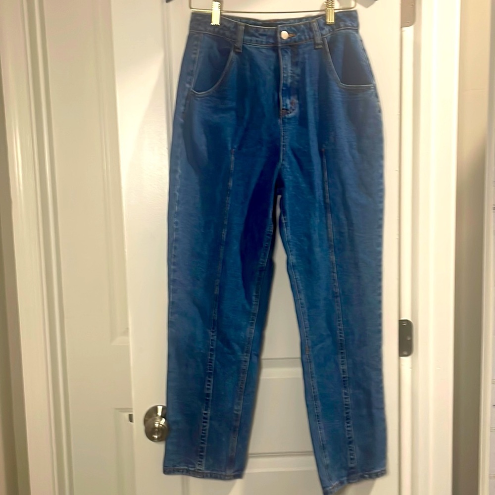 PRETTY LITTLE THINGS 90s dark denim jeans